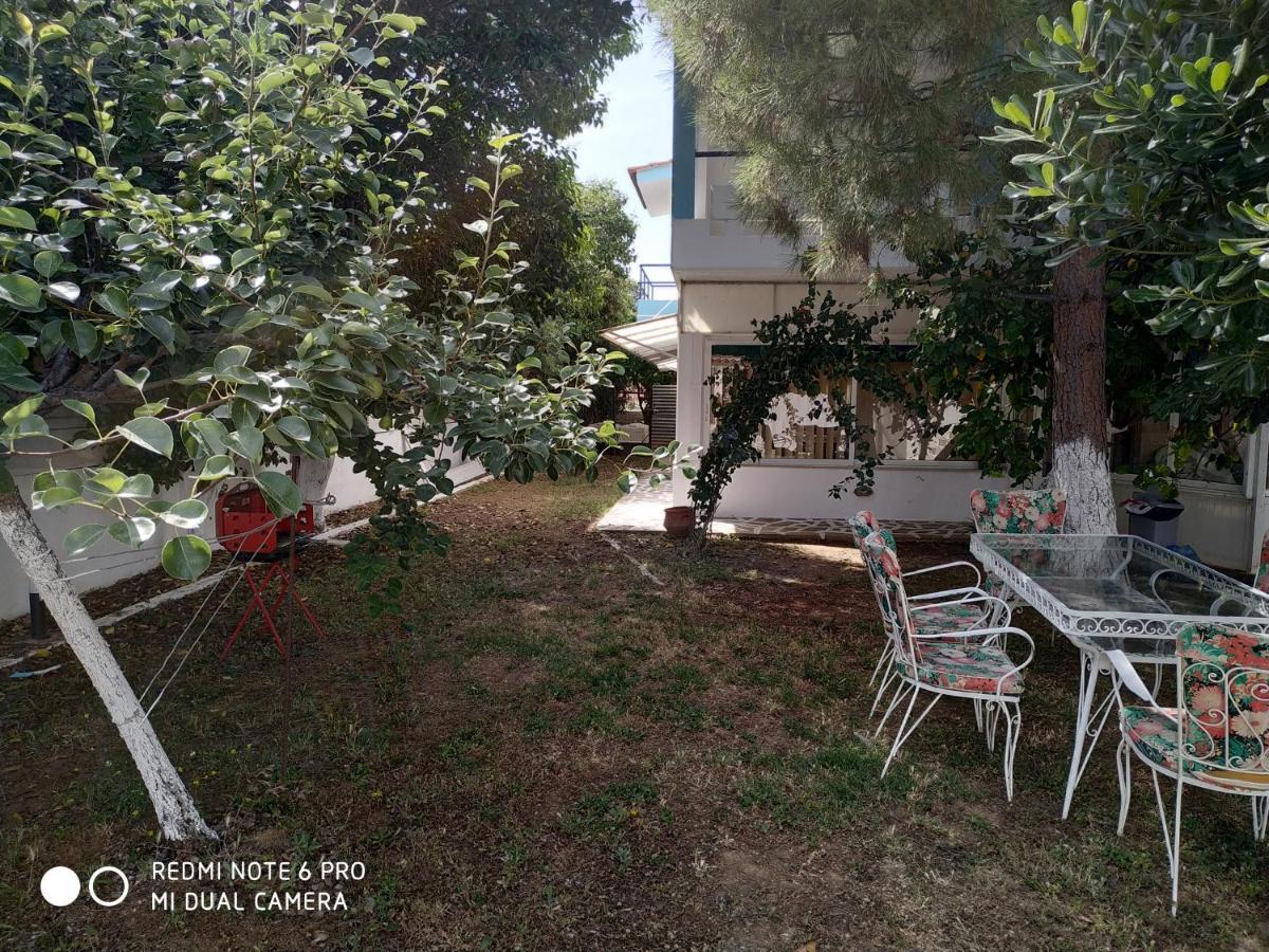 Muses Apartments Эретрия Экстерьер фото